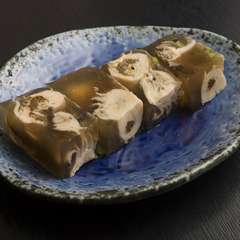 旨味成分を凝縮させた、オリジナルの『牡蠣の煮こごり』
