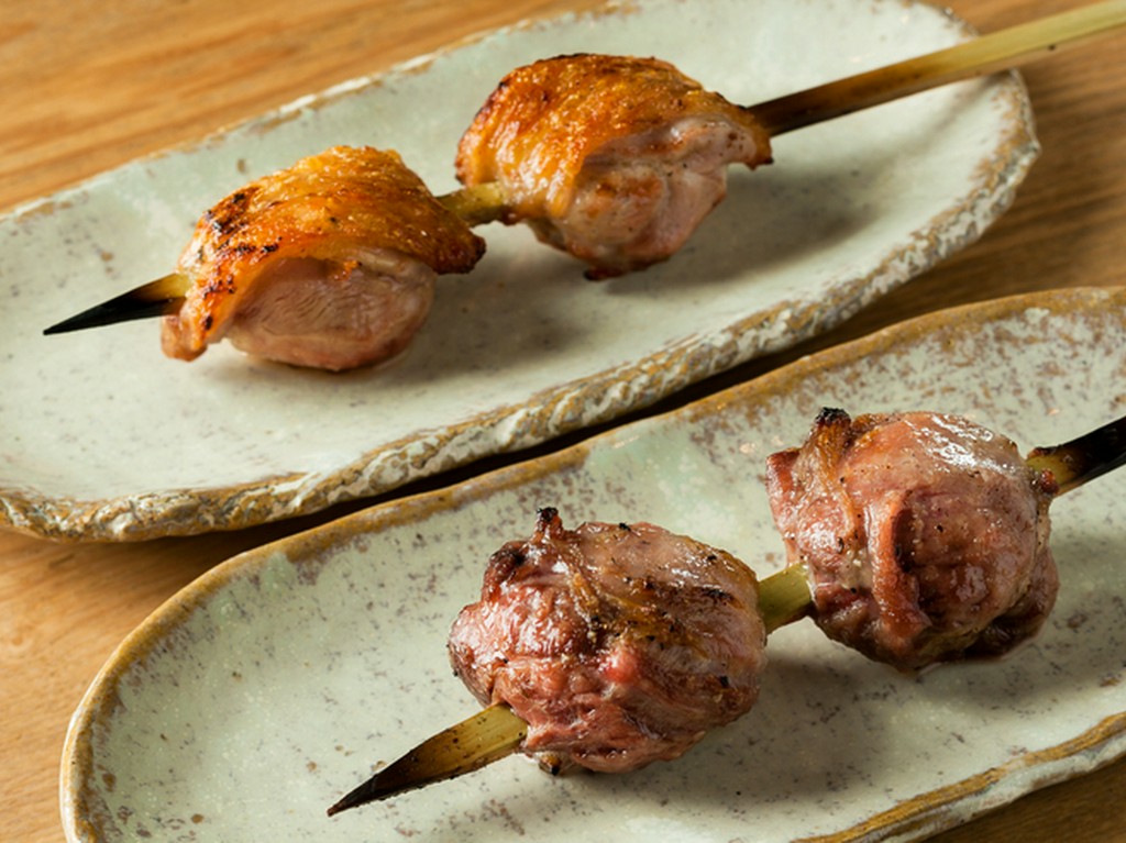 希少部位も豊富に揃う。『鴨のあか』と『ホロホロ鳥のそり』