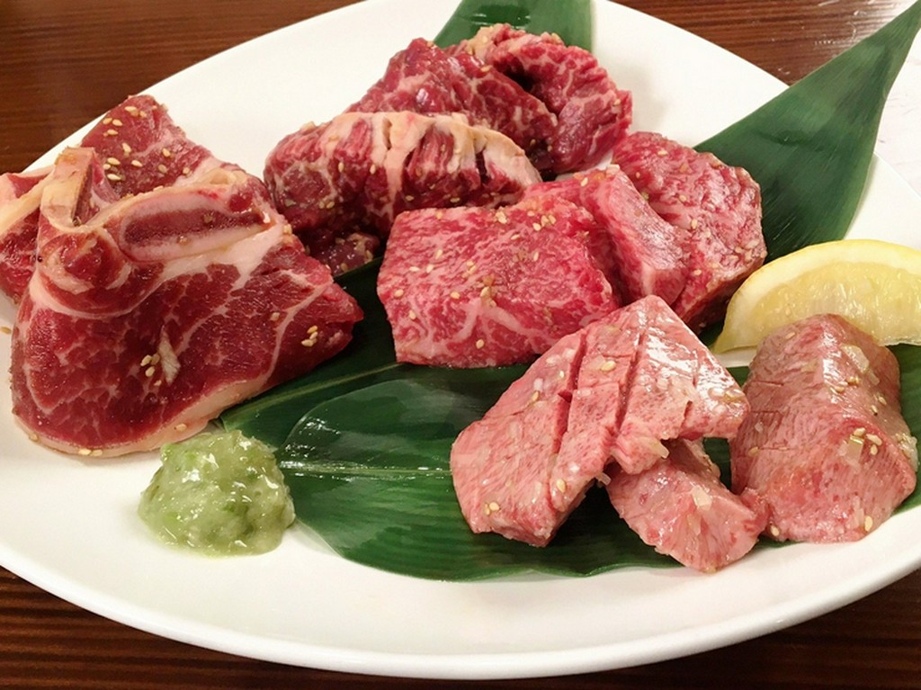 あらゆる魅力が、ひと皿で楽しめる『元祖ももたろう盛り』