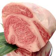 料理に使用するタレやソースなどすべて自家製で提供しています。例えば、『ケイジャンソーセージ』に使用するスパイスも独自に配合したり、ピザ生地も手作りでやらせていただいております。