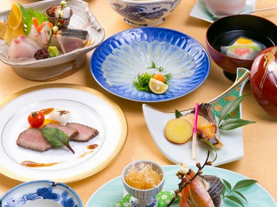 五感に訴える繊細な日本料理が揃った『会席料理』