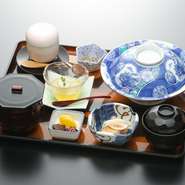 ※表示価格は税込価格です。
刺身三種盛
天盛
熟成牛ステーキ
からお好きなものを一品お選びください