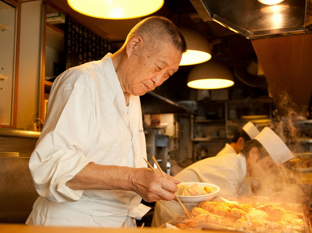 元気のよい挨拶と返事がおもてなしの基本です