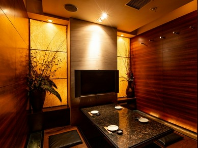 至福のひとときを演出。全室個室の落ち着いた空間
