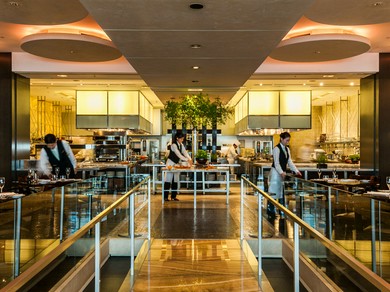 ウェディングにも最適。視線を集めるキャットウォーク