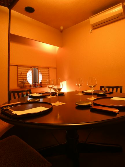 凛とした空気の中から垣間見える、移りゆく箱庭の四季