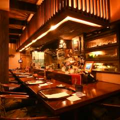 カウンター席ならではの特別な時間を食いしんぼーなふたりで乾杯