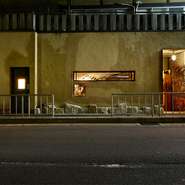 平安神宮すぐそばの閑静なエリアに。シンプルな外観が目印です