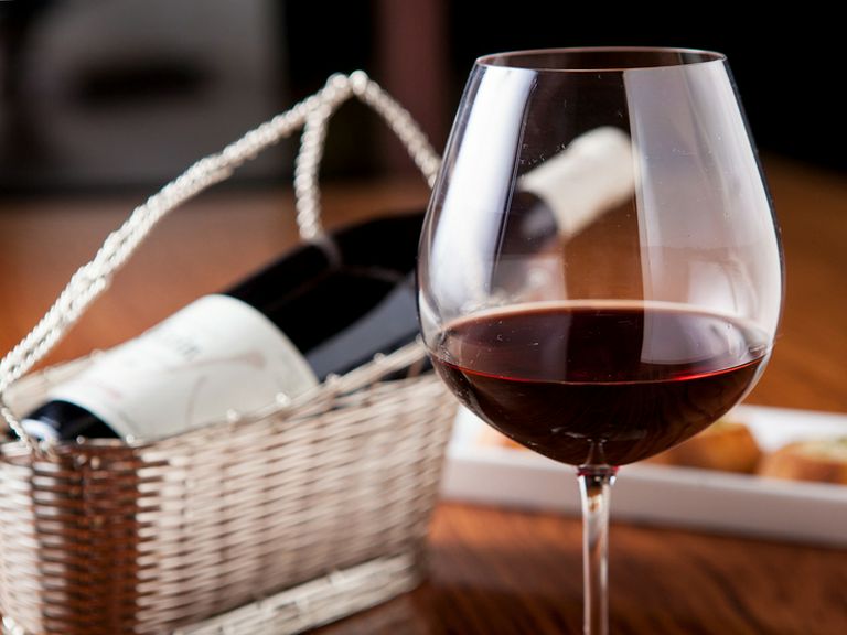 オーソドックスからレアなワインまで。グラスで嗜む奥深い味わい
