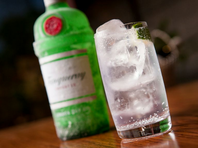 弾ける炭酸。爽やかなのど越しを重視した『ジントニック』
