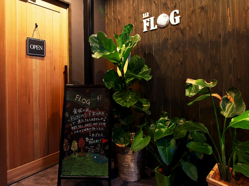 1人でも、カウンターに来ればゴルフ話で盛り上がれます