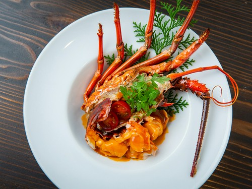 素材の魅力を余すことなく伝えるひと皿