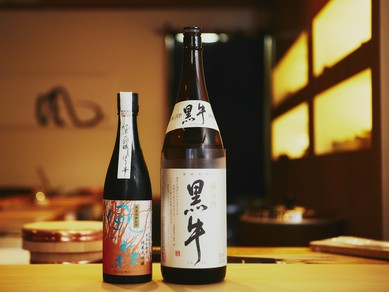 日本酒は親方が旬のネタに合うように厳選した品揃え