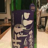 ＊店主が北海道では一番好きなにせこの紫ラベルです。いや～美しいですね～。味はやはりどっしりしており、その中にも残る香りが心地いいです。