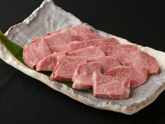 部位ごとに異なる味を食べ比べ『能登牛特選盛り』