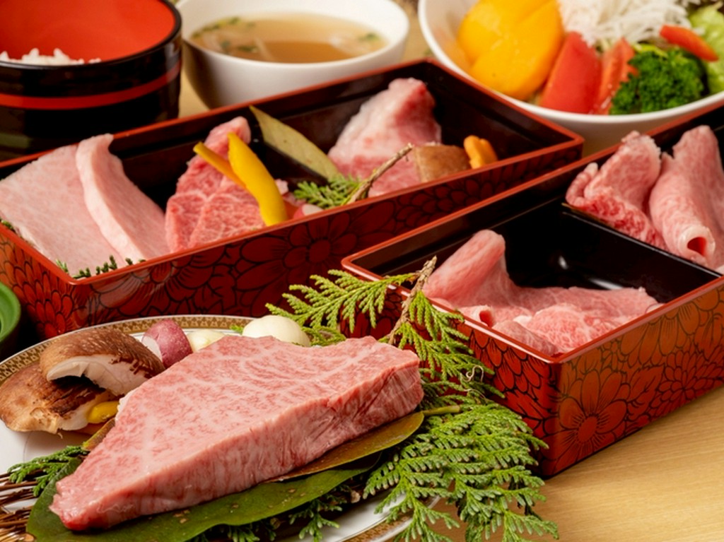 奥深い味わいを堪能できる『能登牛極みコース』