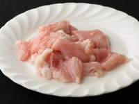 肉厚で弾力のある触感と、とろけるような脂の甘み。新鮮ならではの濃厚な味わいを楽しめます。