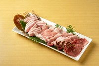 内容：ｶﾀ焼きしゃぶ、ﾊﾞﾗ焼きしゃぶ、ｶﾀﾛｰｽ焼きしゃぶ、ﾛｰｽ焼きしゃぶ、豚軟骨、豚大腸、ﾋﾚｶﾂ、季節のｻﾗﾀﾞ、御飯、味噌汁、漬物、突出し、焼き野菜、ﾃﾞｻﾞｰﾄ。