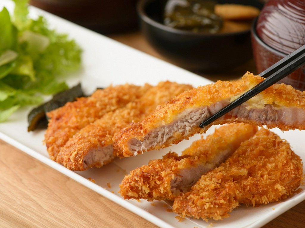 旨みと甘さが凝縮された『能登豚αのめぐみ　ロースカツランチ』