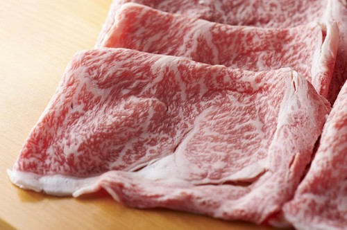 程よいサシととろけるような旨みが魅力の「能登牛」