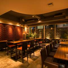 デザイナーズハウスのようなオシャレな店内で、特別な金沢の夜を