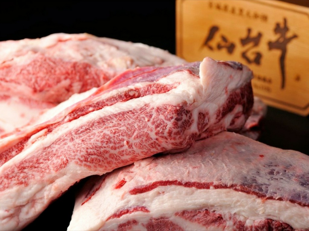 最高級A5ランク仙台牛 焼肉をワインと贅沢に食す