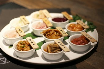 10種のホルモン盛り合わせ