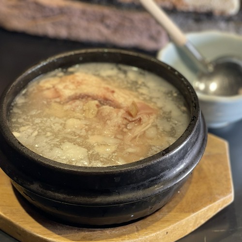 参鶏湯（サムゲタン）