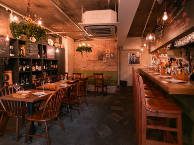お洒落な店内でディナーはいかかですか