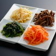 ナムルは盛り合わせで是非！
