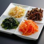 ナムルは盛り合わせで是非!