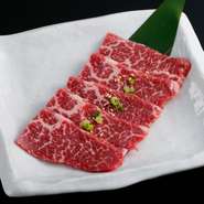当店のお肉は冷凍品ではなく“生”なんです！
お手頃な価格のお肉でも“生”！
なのでメニューにも”生”を表記しています！