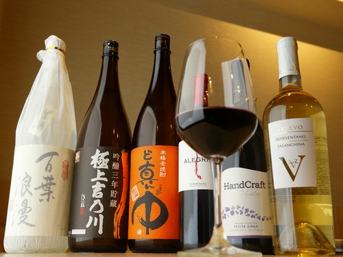 お酒の好きな方も楽しめる豊富なアルコールの品揃えです