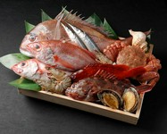 「旬の食材」季節の良きものを全国各地より取り揃えております。