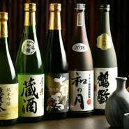 「島根酒」をはじめとする日本酒も豊富なバリエーションを用意。日本酒のプロフェッショナルである「利き酒師」も在籍。料理に合わうおすすめの銘柄を訪ねることも楽しみ方のひとつです。