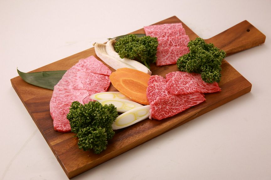 一番おすすめの部位を日替わりで『深谷牛希少部位3種盛り』