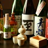 店主自ら蔵に赴き仕入れた佐渡島の日本酒や、全国の酒