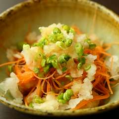 ハーフサイズもOK。一人でふらりと立ち寄りたい店