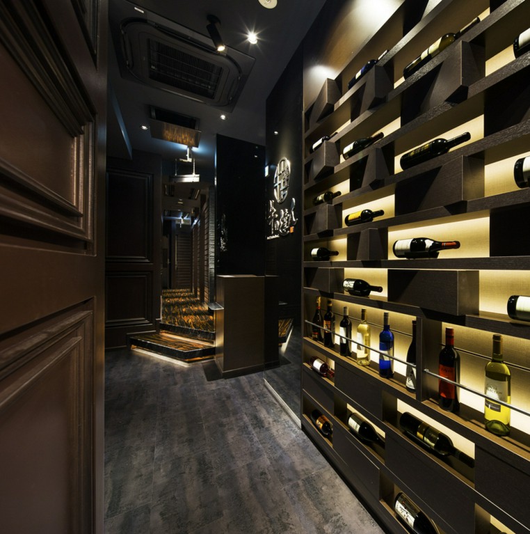 シックで落ち着いた雰囲気、清潔感を感じられるお店