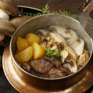 ◆コースの内容は仕入れ状況によって変更する場合がございます｡	
◆当店はご予約のお時間から２時間程度でのお席のご利用をお願いしております。ご協力をお願いします。	
◆アレルギー食材などがございましたら､ご予約時にお知らせください。	