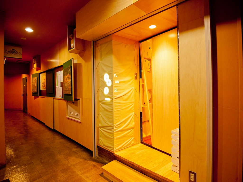 あたたかな雰囲気が心地よく、心までくつろげる大人の隠れ家