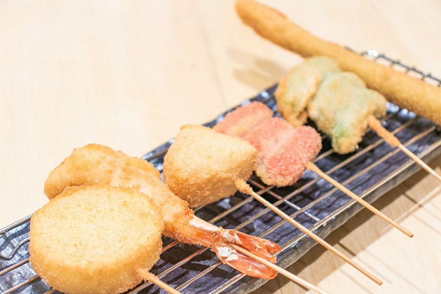 ヘルシーオイルで揚げた串かつ！あっさりしていると人気(^^)