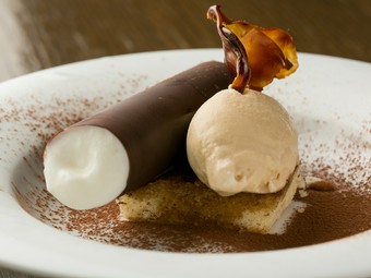 長年作り続けているデザートのスペシャリテ『分解されたティラミス』