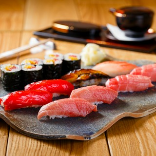 昼食もお得にお寿司や丼物を堪能！