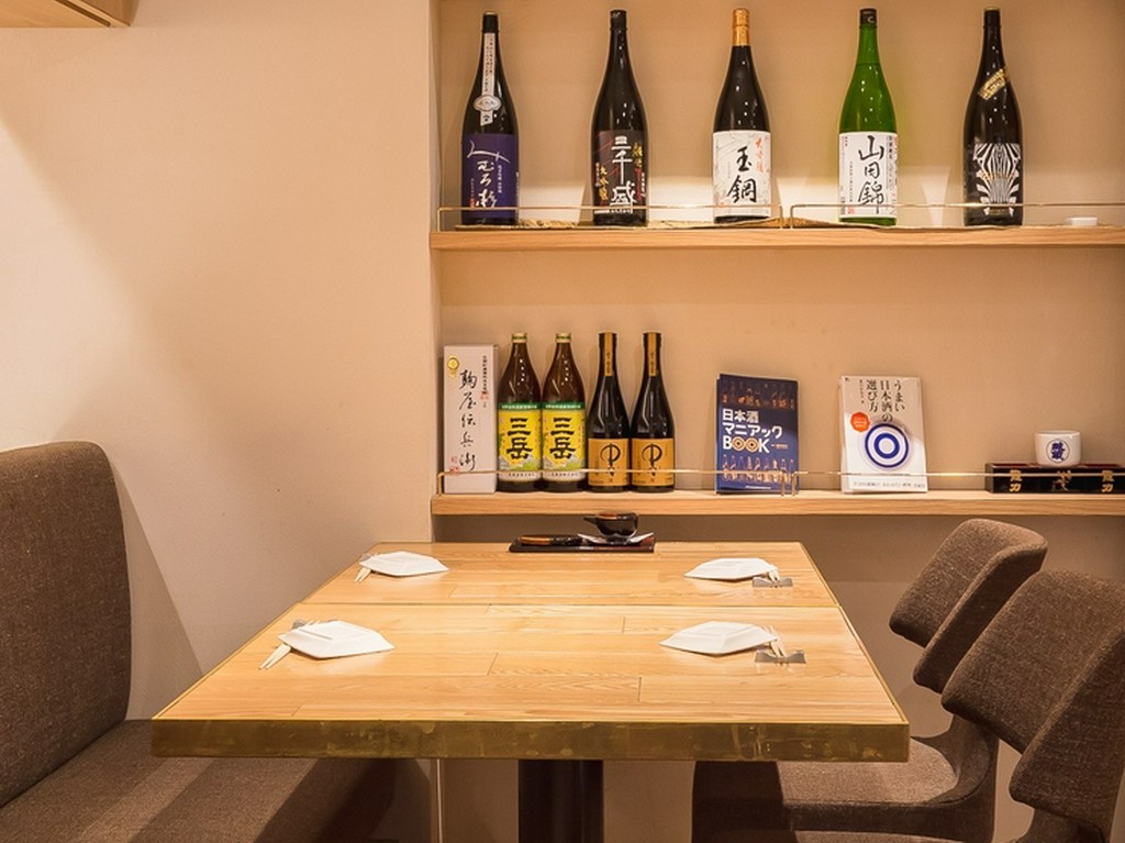 テーブル席は全16席。