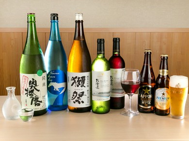 利き酒師セレクトの地酒が揃う、充実のラインナップ