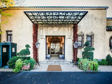 昭和初期の芸術の粋が集結したスパニッシュ様式の邸宅