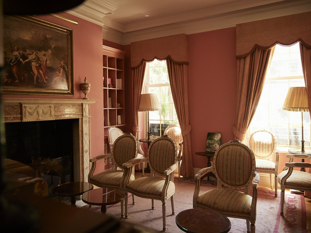 ウェイティングバーで過ごす、わずかな時間でもゲストの心を掴む