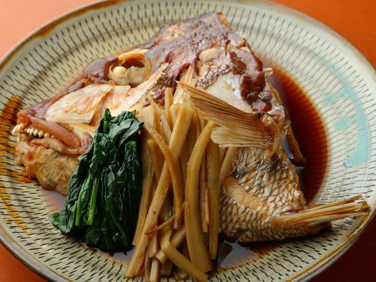 初代女将の味を受け継ぐ『鯛のかぶと煮』