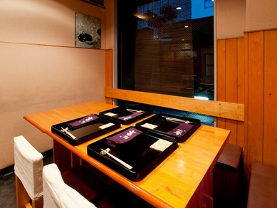 打ち合せや気軽な接待にも利用しやすい半個室